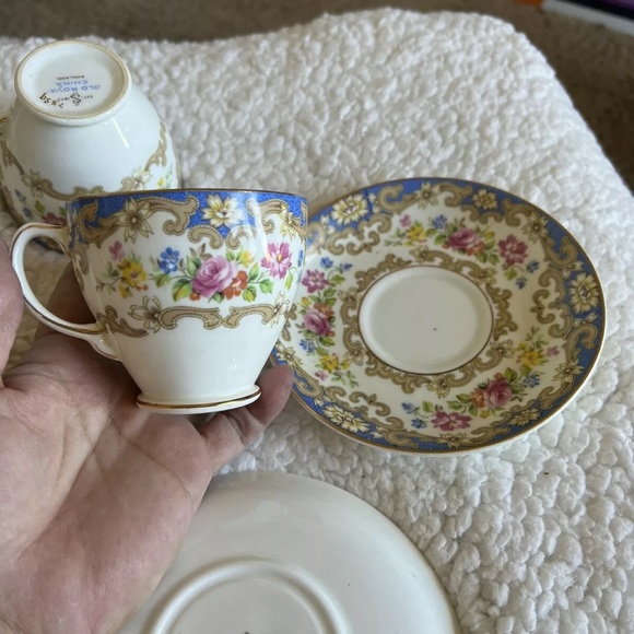 Vintage Old Royal China England Tea Cup & Saucer Set Of 2 EUC - Picture 1 of 12